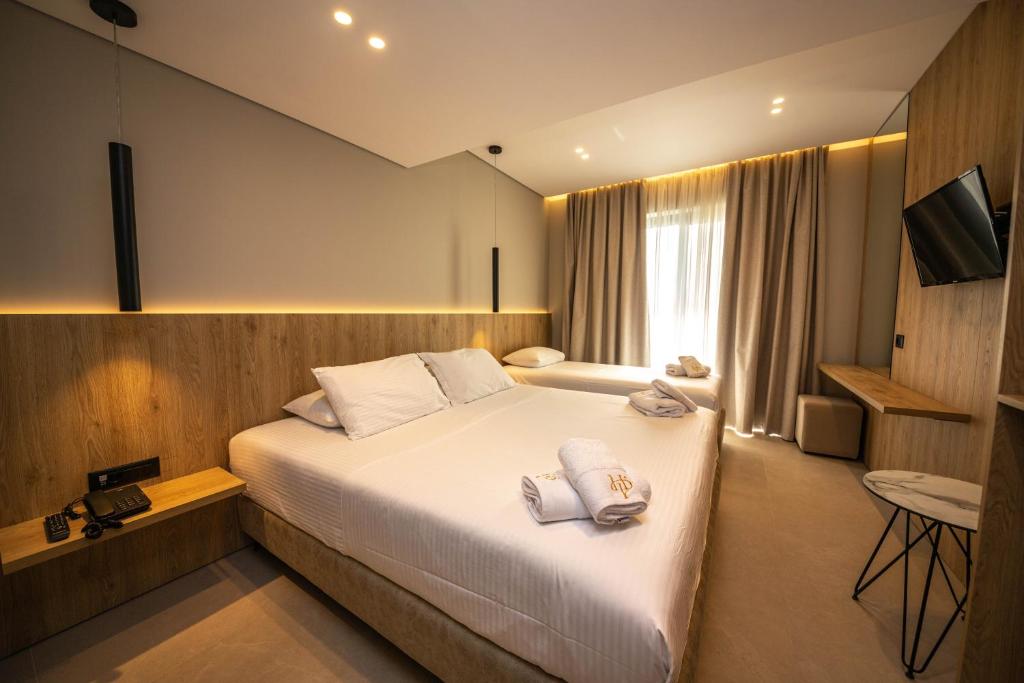 Deluxe Triple Room – Ground Floor – Hotel Portanova